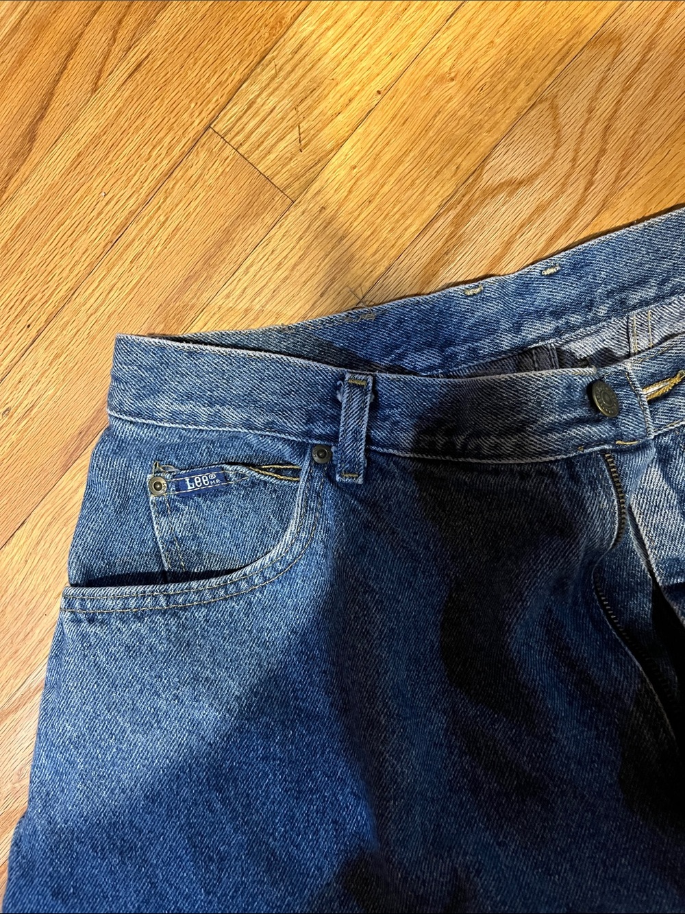 Classic woman’s Blue Denim Jeans - Picture 2 of 2
